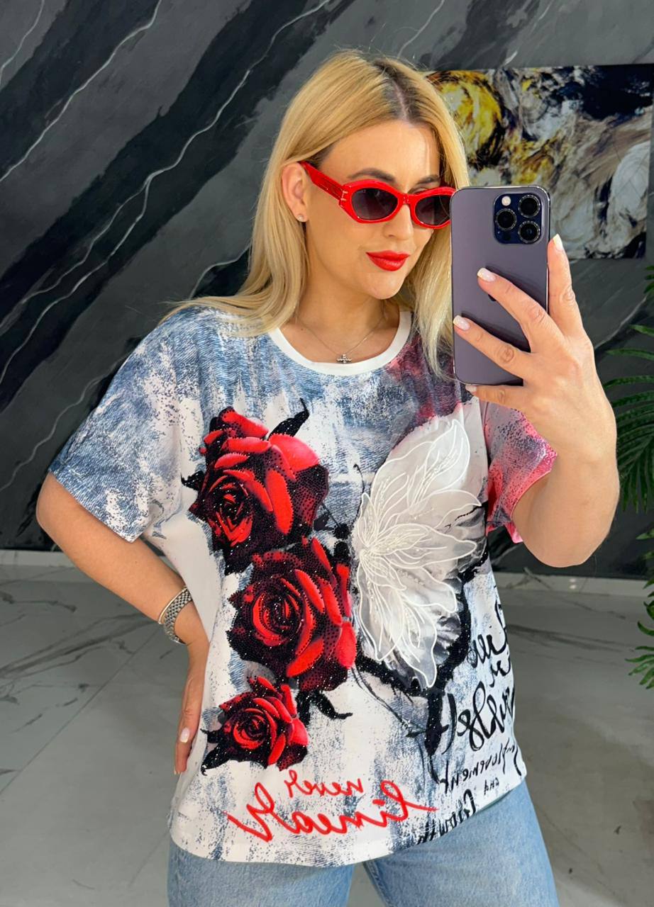 L’Avocado Butterly on Rose T-Shirt