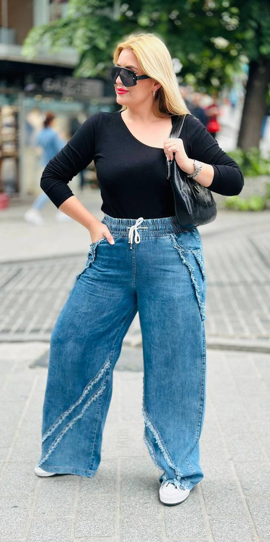 LAMAXX Jeans offer a stylish, comfortable fit with premium denim.