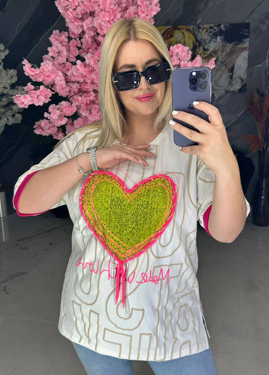 Elevate your style with the Lamaxx T-Shirt Heart.
