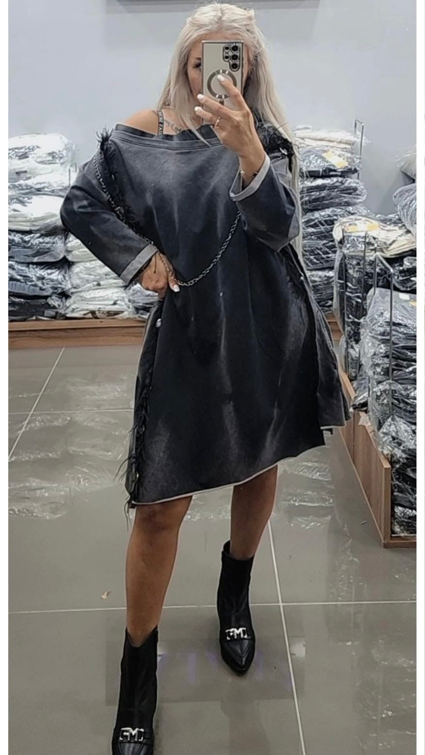 Bukezy Tunic – Chains & Feather Décor