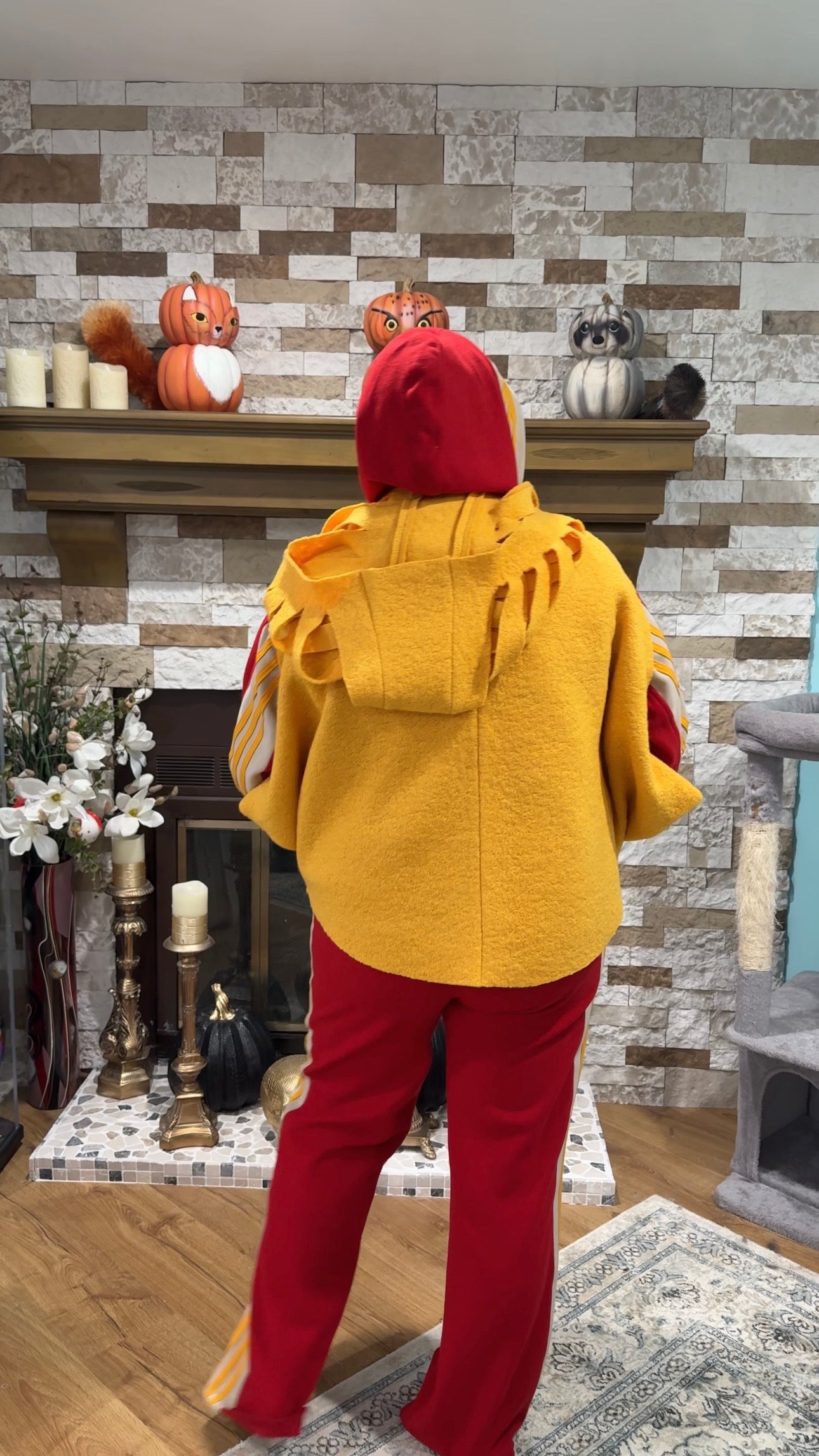 Risha Cashmere Tracksuit in Aport-Chic Style