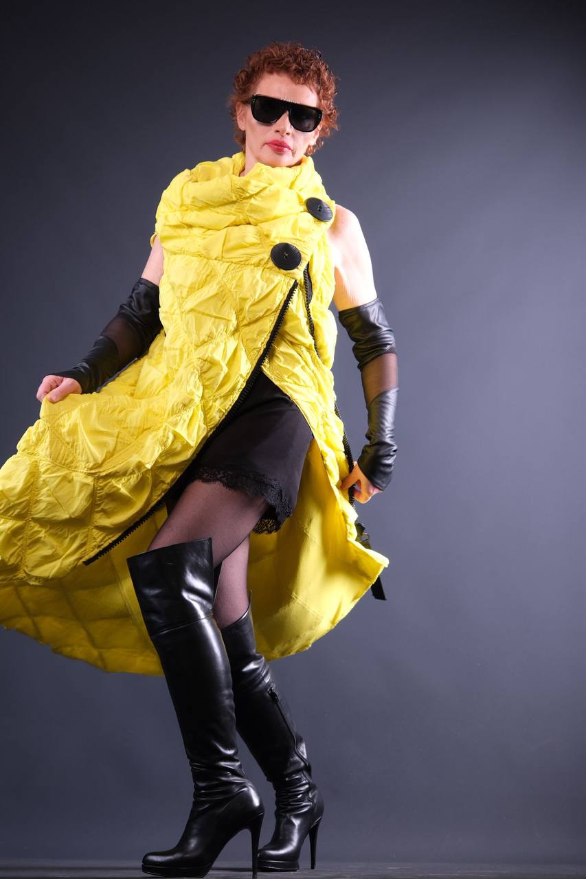 Modern Yellow Vest with Mesh Fingerless Gloves – Bold Statement Layer
