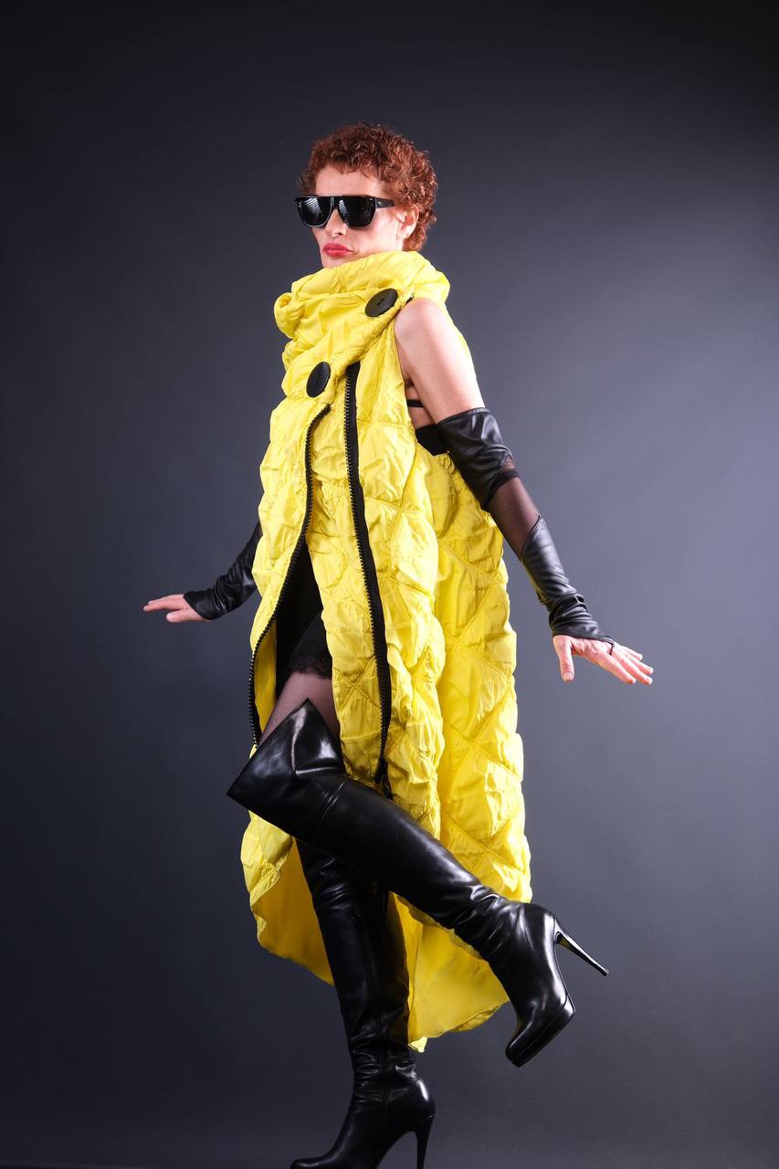 Modern Yellow Vest with Mesh Fingerless Gloves – Bold Statement Layer