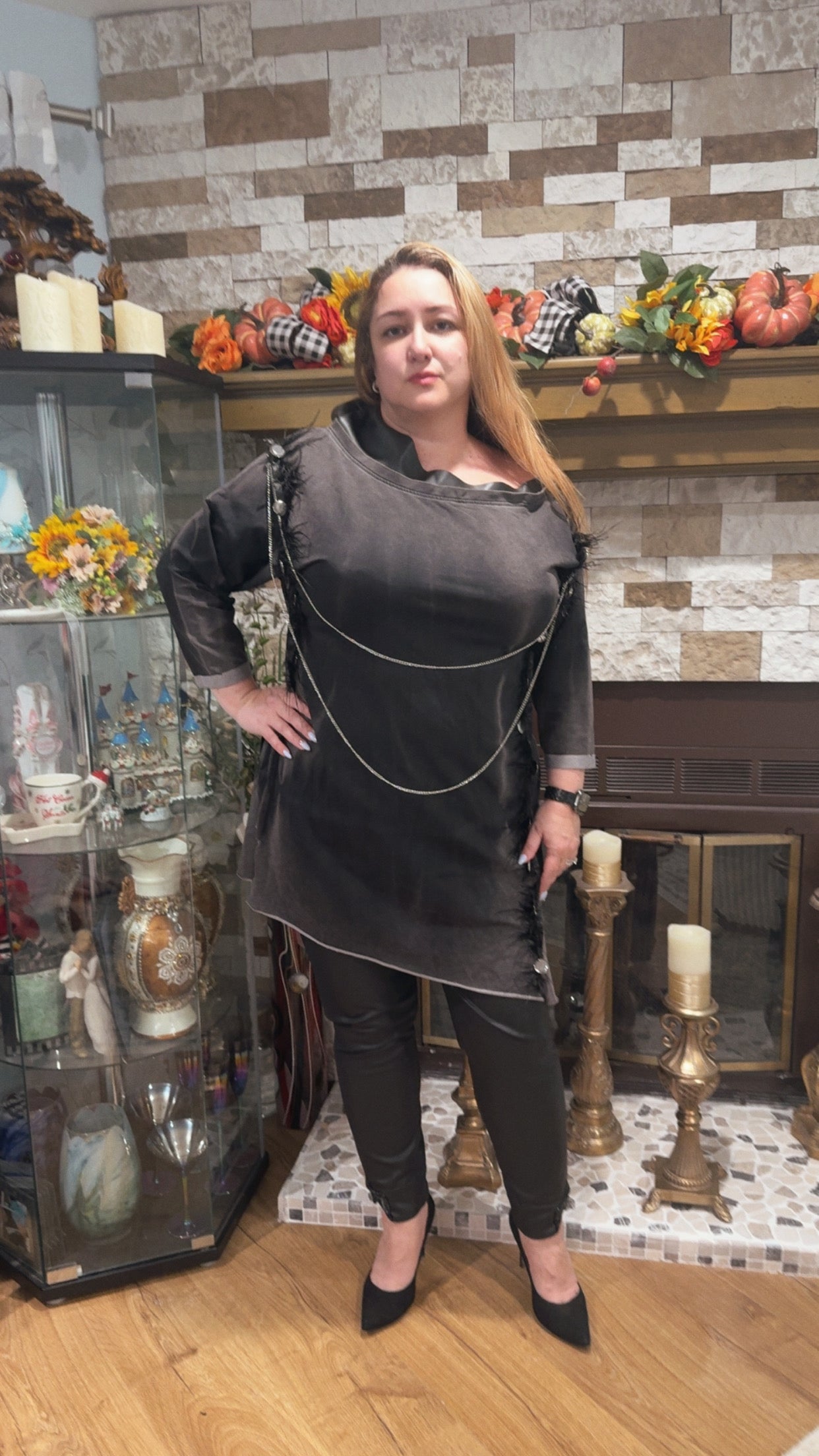 Bukezy Tunic – Chains & Feather Décor