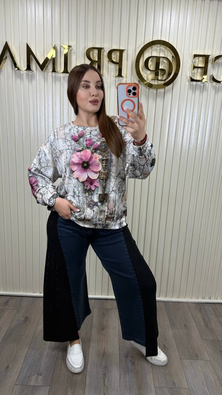 Stylish Sweatshirt with 3D Flower Design