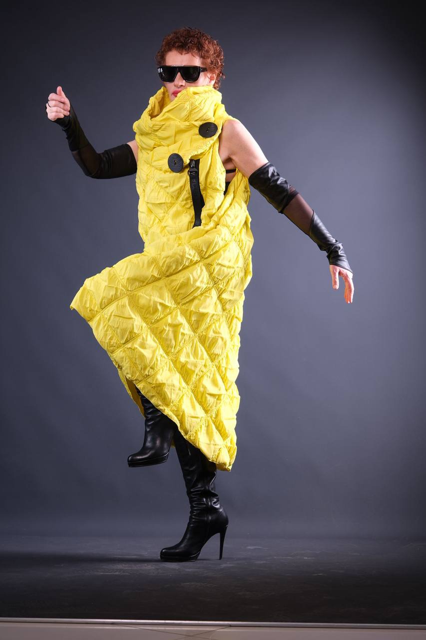 Modern Yellow Vest with Mesh Fingerless Gloves – Bold Statement Layer