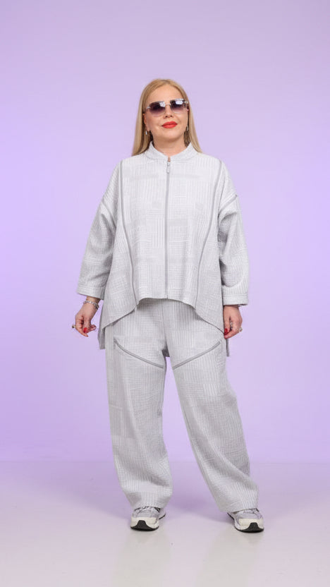 Textured Zip-Front Top & Relaxed Pants Set – Modern Minimalist Chic