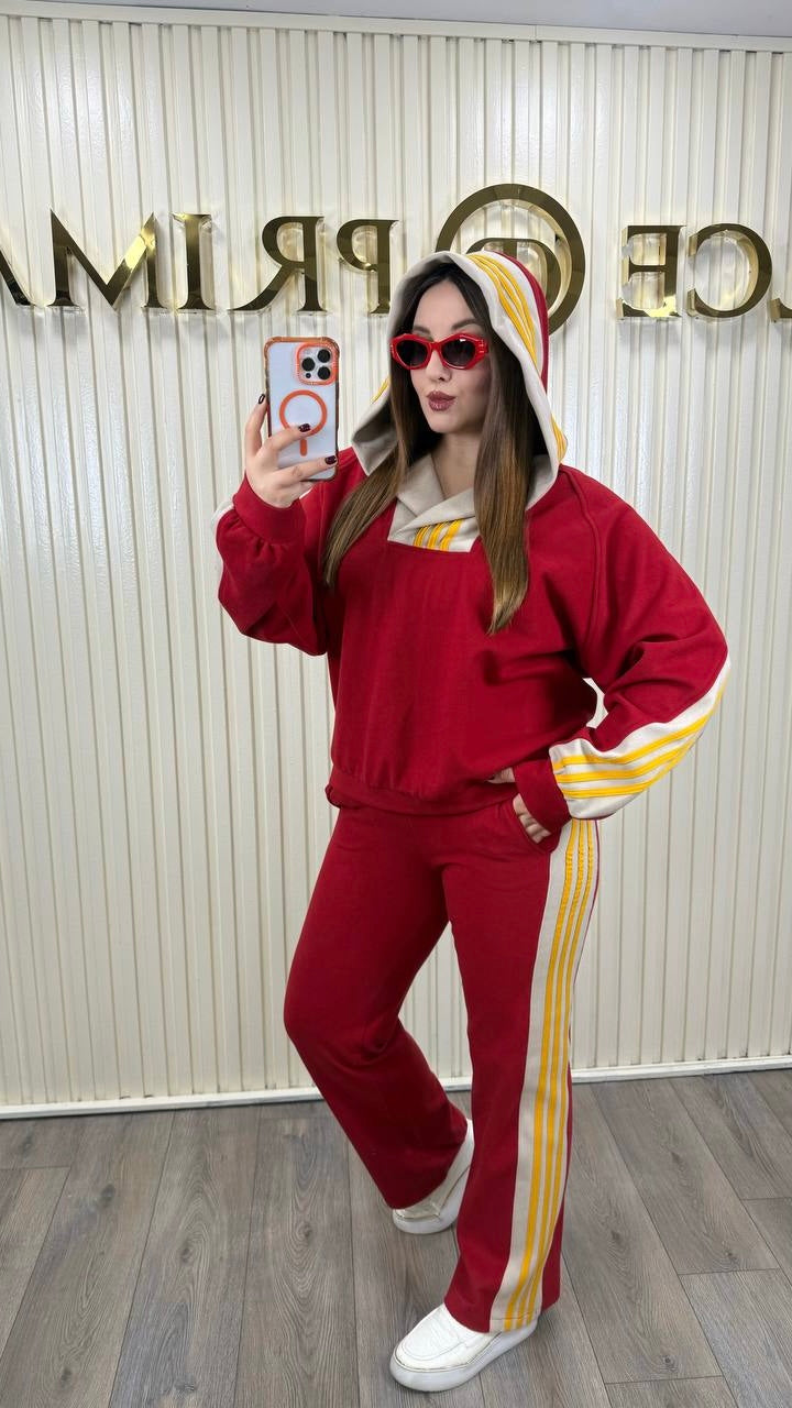 Risha Cashmere Tracksuit in Aport-Chic Style