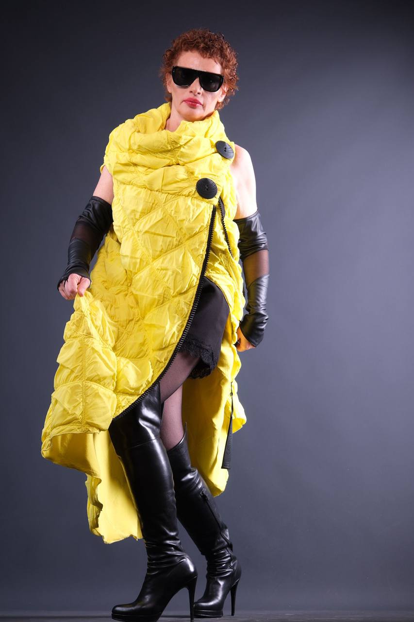 Modern Yellow Vest with Mesh Fingerless Gloves – Bold Statement Layer
