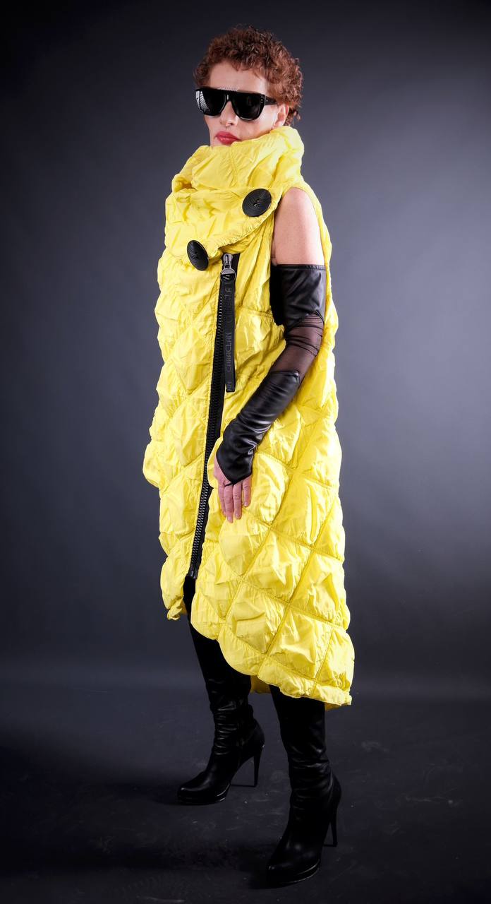 Modern Yellow Vest with Mesh Fingerless Gloves – Bold Statement Layer