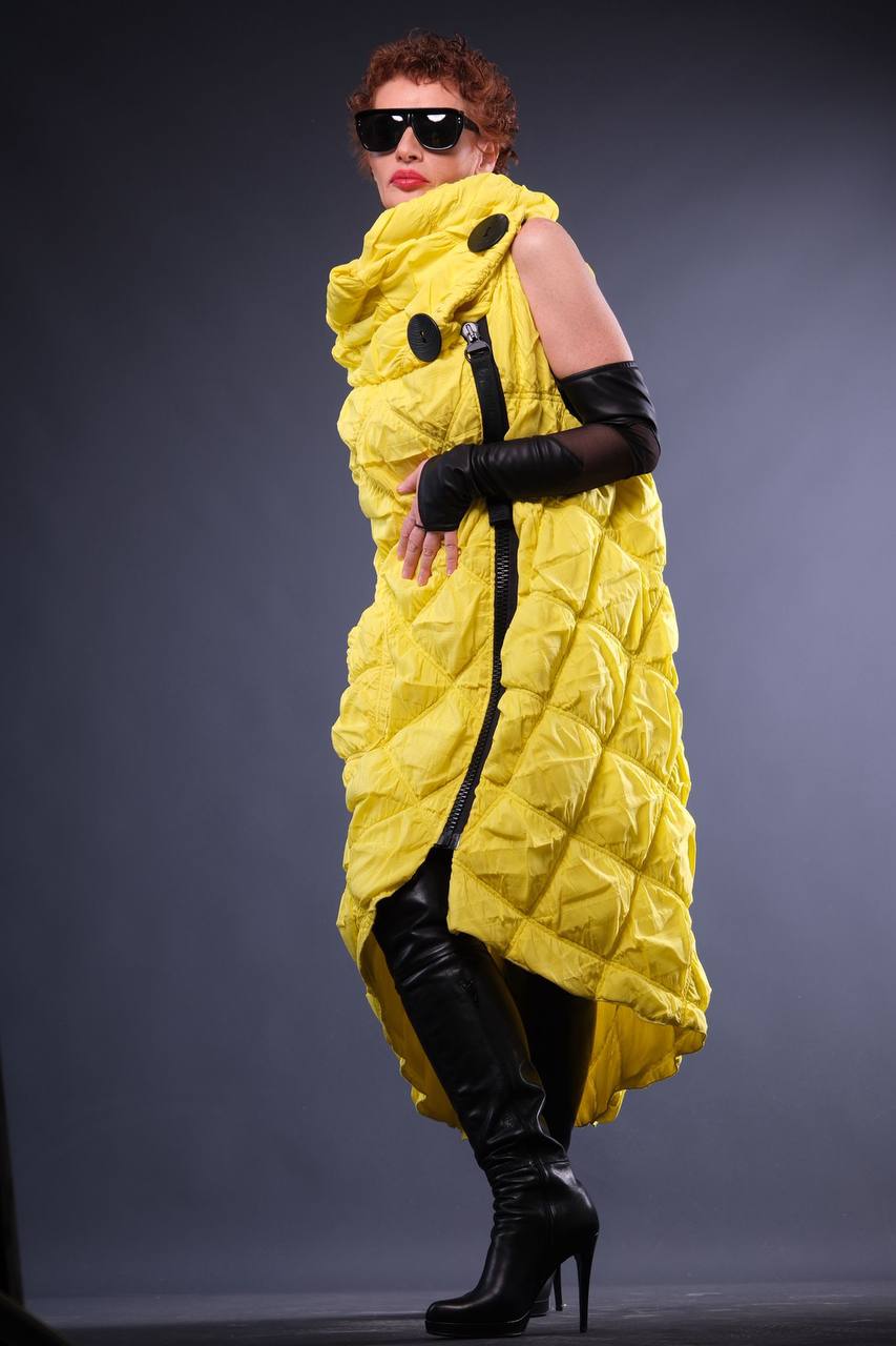 Modern Yellow Vest with Mesh Fingerless Gloves – Bold Statement Layer