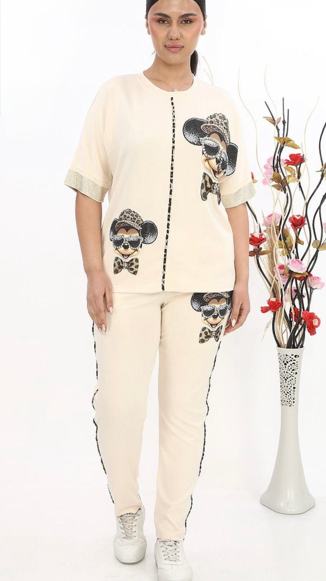 Free Love Mickey Mouse suit