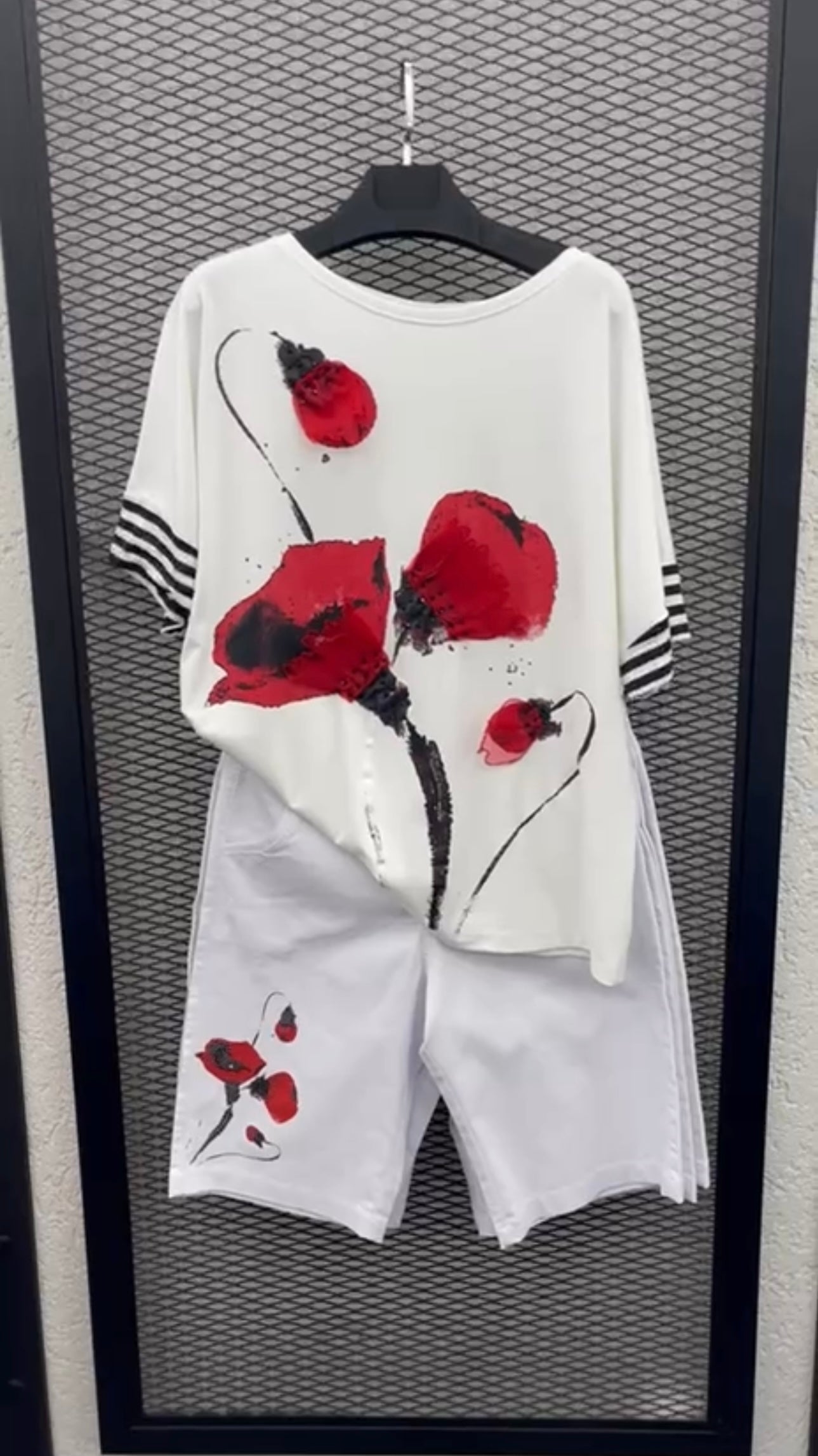 Lavelina L’Avocado Poppy Flower Top