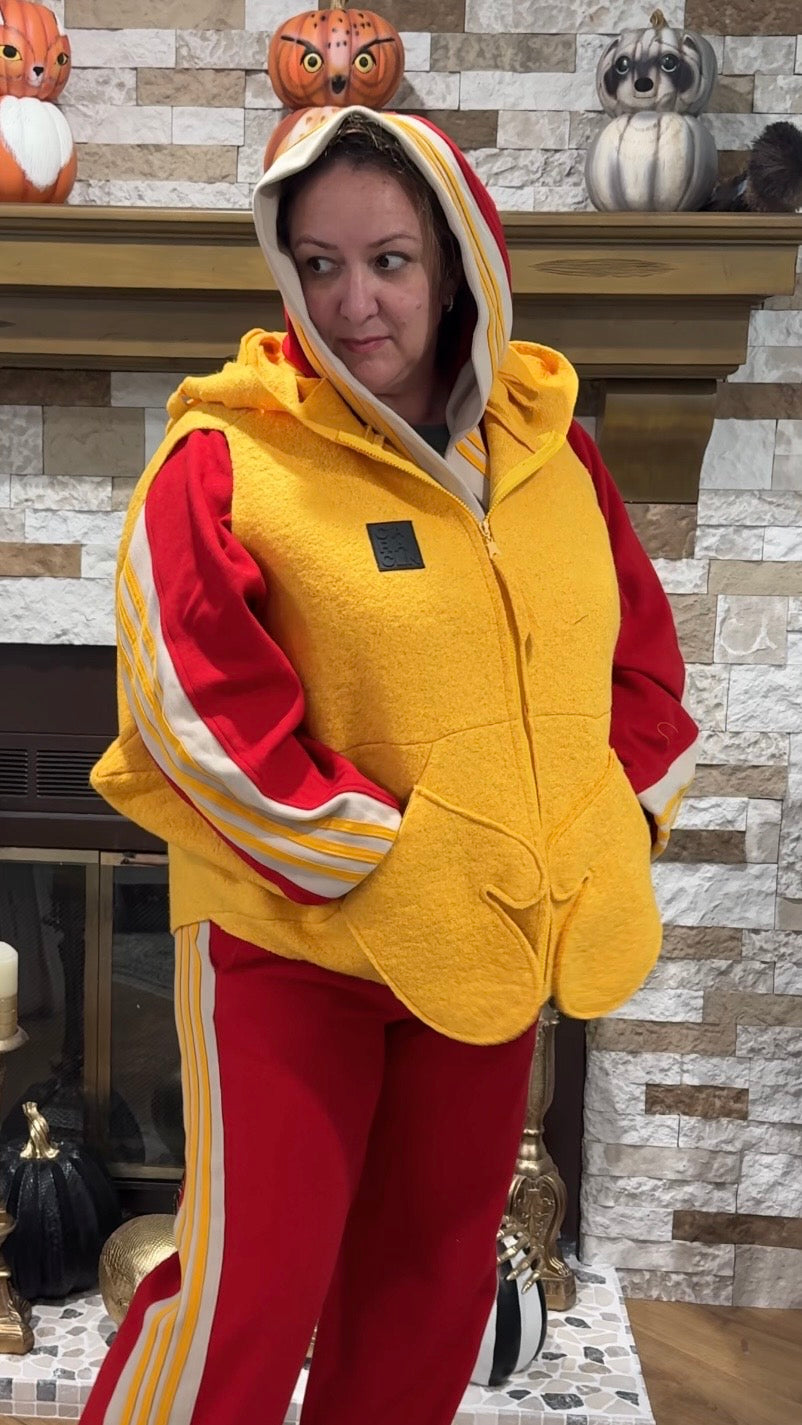 Risha Cashmere Tracksuit in Aport-Chic Style