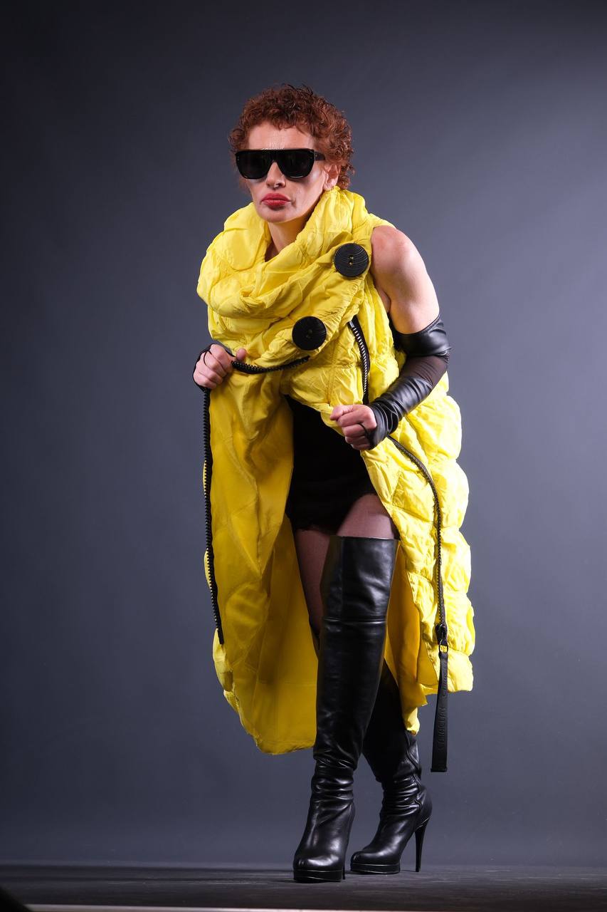 Modern Yellow Vest with Mesh Fingerless Gloves – Bold Statement Layer