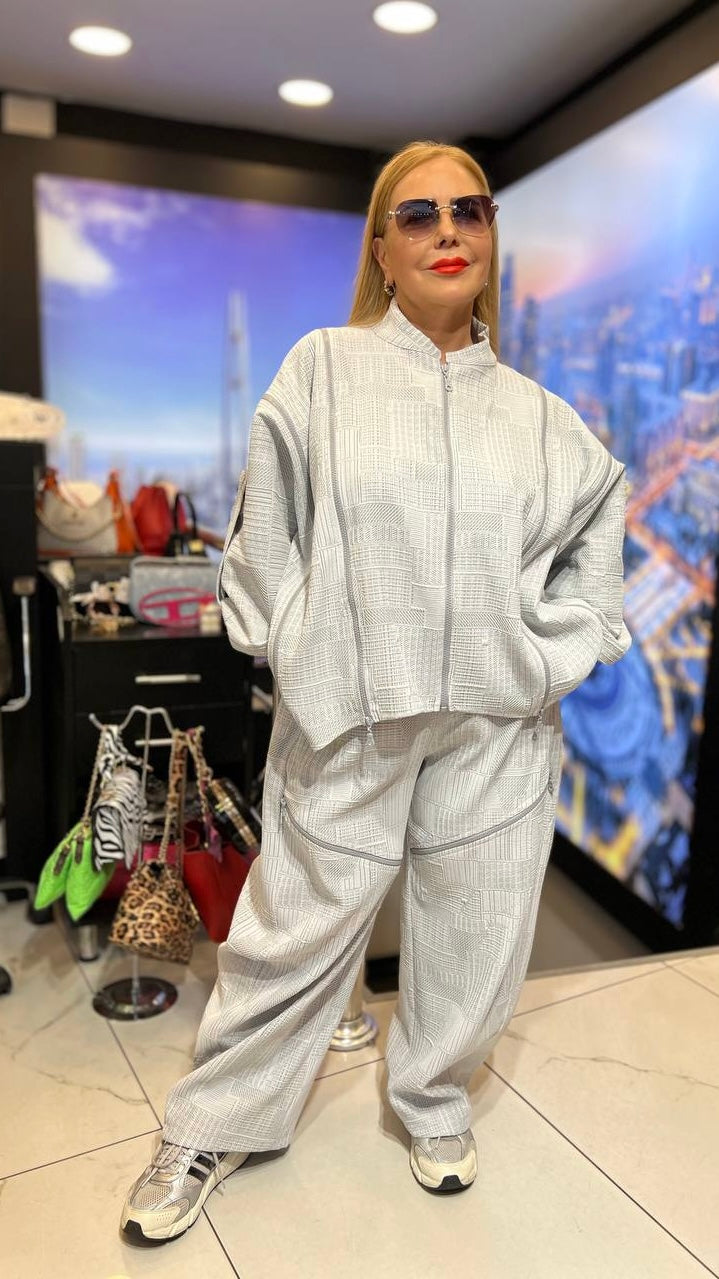 Textured Zip-Front Top & Relaxed Pants Set – Modern Minimalist Chic